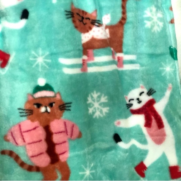 NWT! Betsey Johnson Whimsical Christmas Cats Modern Turquoise Throw - Picture 2 of 5
